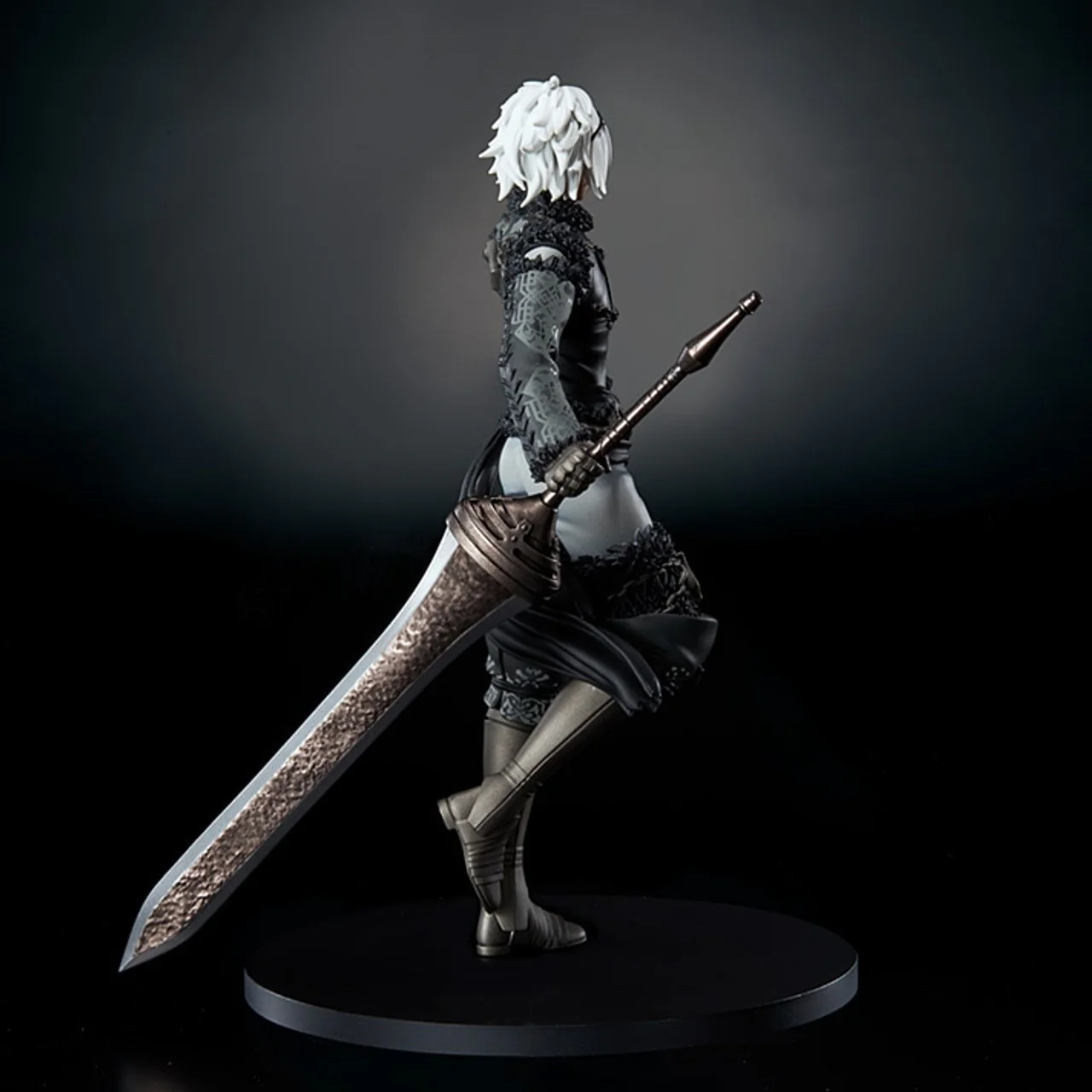 NIER REPLICANT VER.1.22474487139... STATUETTE - ADULT PROTAGONIST - Image 3